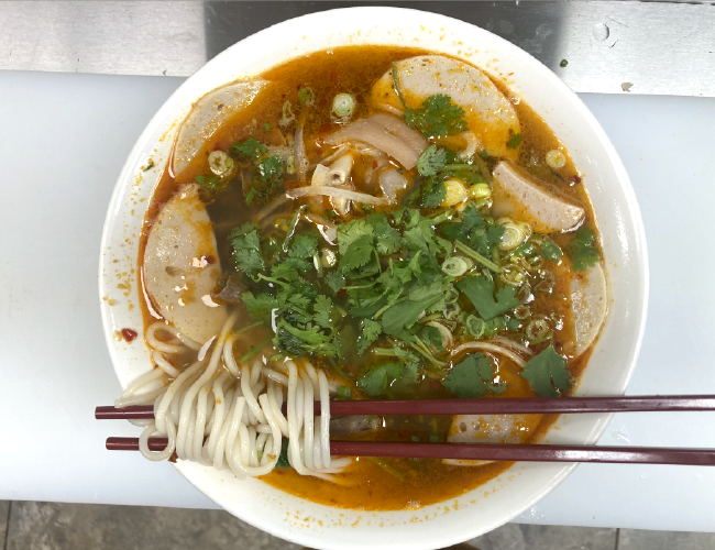 110) Spicy Rice Noodle Soup with Beef Flank, Ham & Chicken Meatballs